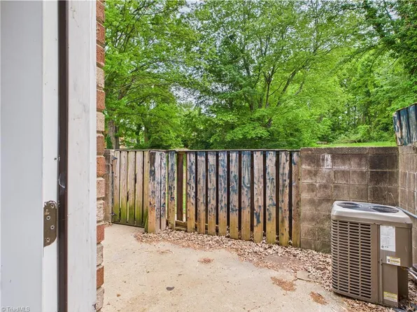 3919 Overland Hts, Greensboro, NC 27407