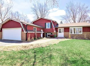 2119 Woodlane Dr, Lindenhurst, IL