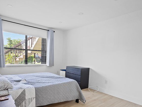 3rd image of 6530 W 27th Ave APT 13