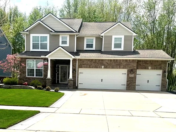 58143 Sunflower Cir S, New Hudson, MI 48165