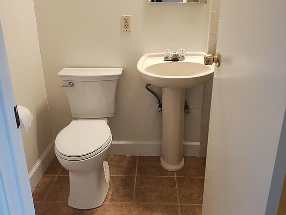 5th image of 1088 Prouty Way