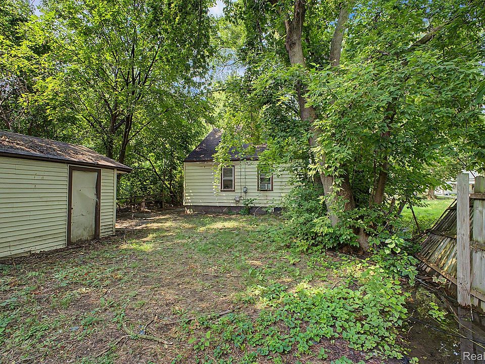 7434 Clayburn St, photo 24