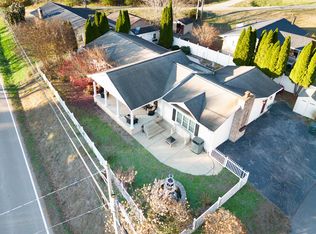 1516 State Route 302, Van Lear, KY 41265