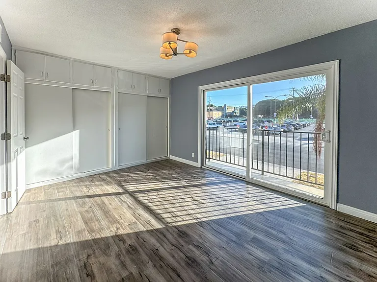 1138 Euclid St #1 — Photo 11