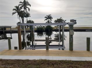 2585 3rd St, Matlacha, FL 33993