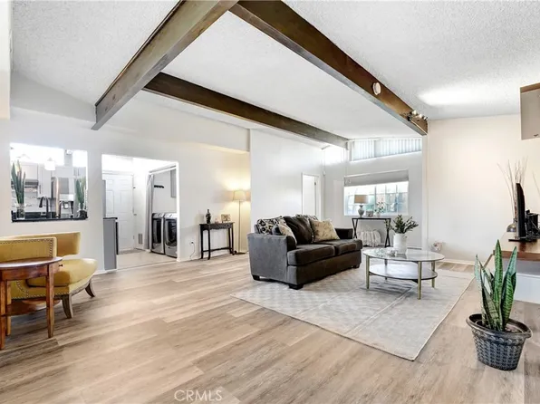 8850 Winnetka Ave, Northridge, CA 91324