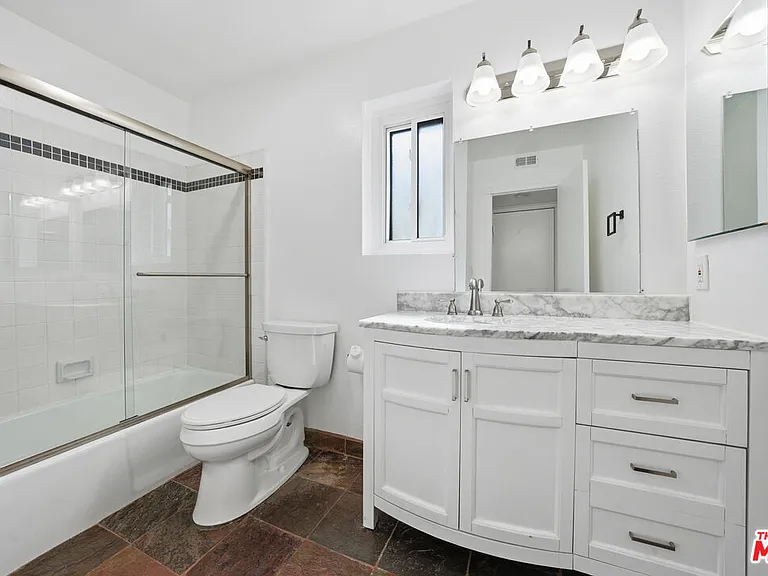 1037 N Vista St #206 — Photo 15