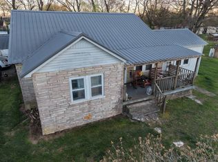 404 McMurtrey St, Saint Joseph, TN 38481