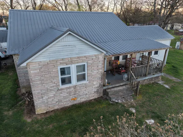 404 McMurtrey St, Saint Joseph, TN 38481