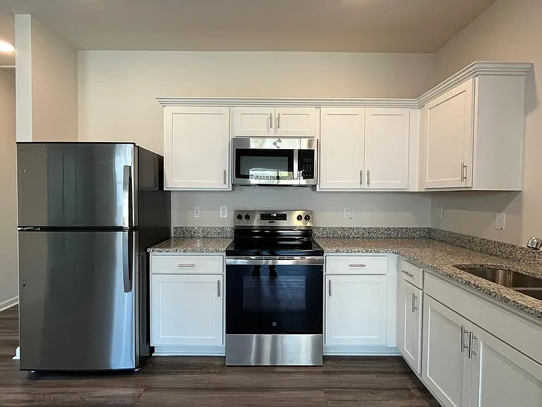 2047 Trailside Dr — Photo 4