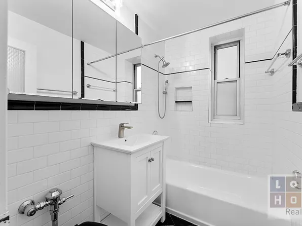 550 Grand Street image 8 of 20