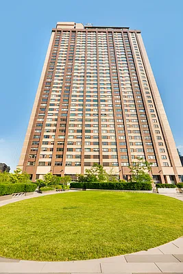 Rented by Douglas Elliman | media 14