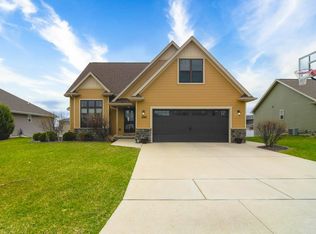1384 Navigator Way, De Pere, WI 54115