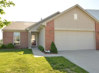 3025 Limber Pine Dr, Whiteland, IN 46184