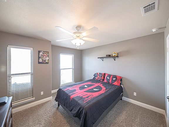 5th image of 402 Mel Ott Ln