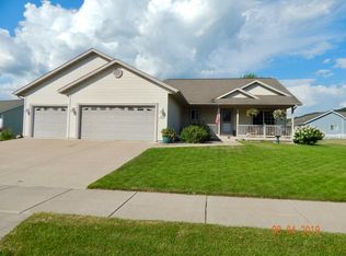 1933 Crooked Ave, Holmen, WI 54636