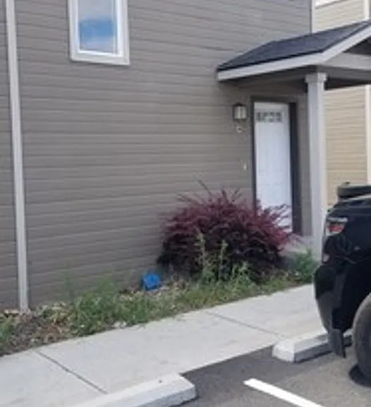 611 3rd Ave NE — Photo 3