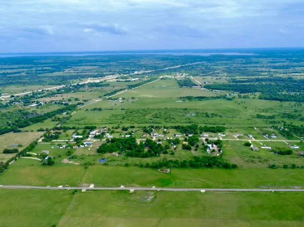 8 Alfonso Dr, Corsicana, TX 75110