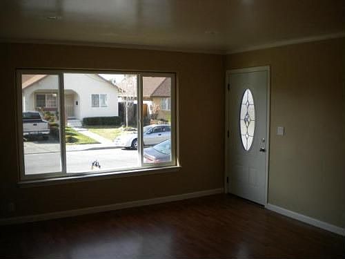 5th image of 951 Suiter St