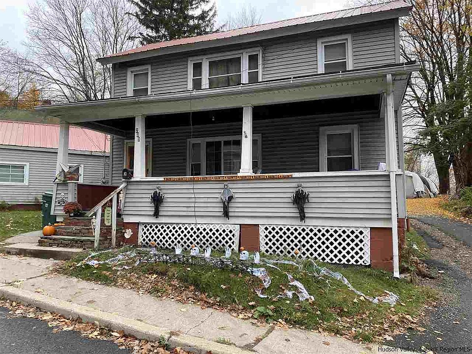 1st image of 209 Center St