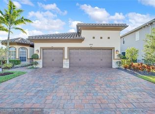 8970 Edgewater Pl, Parkland, FL 33076
