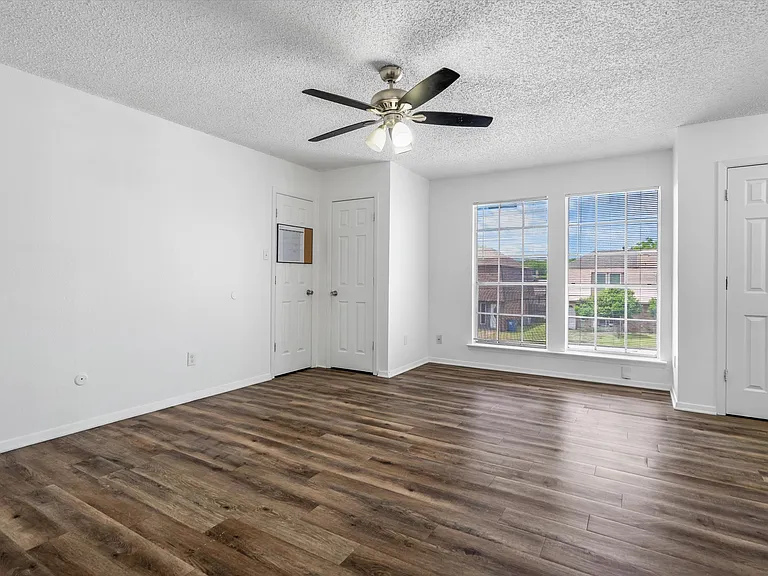 2207 Chase Ct — Photo 16