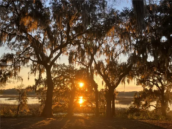 1632 Hampton Dr, Beaufort, SC 29906