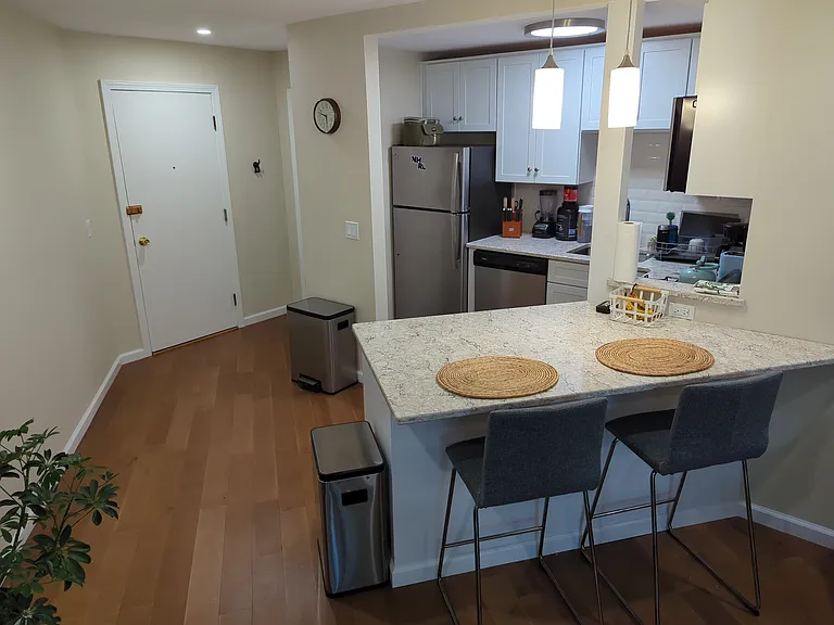 126 Biruta St — Photo 2