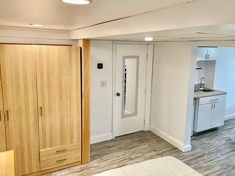 4th St — Photo 20