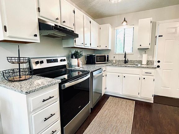 2nd image of 106 Autumn Creek Ln
