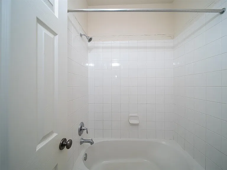 12802 Flat Creek Dr — Photo 33