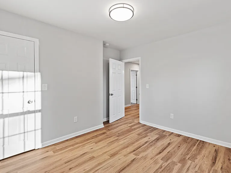 2127 Garfield Ave — Photo 11