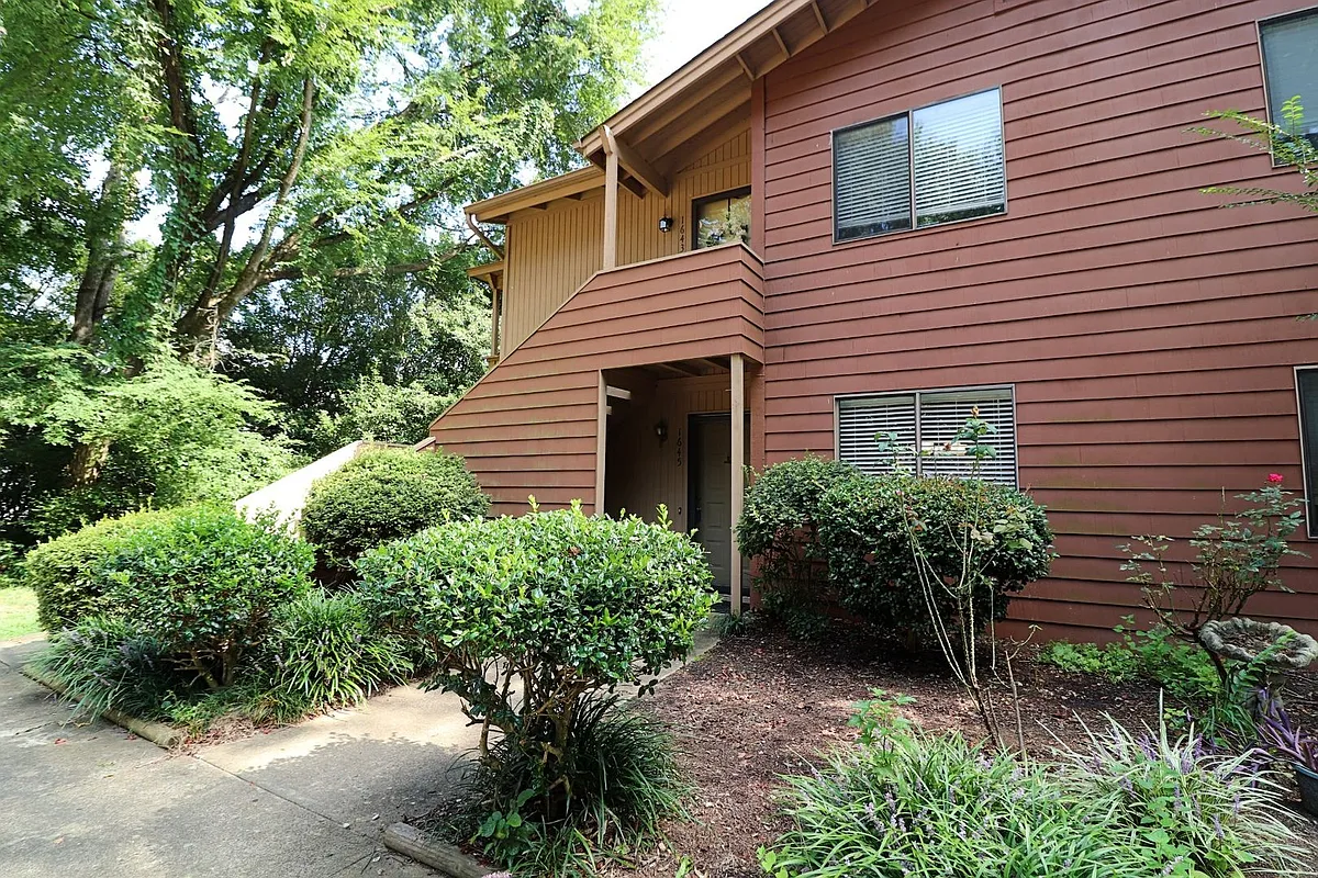 Building Photo - 1645 Cedarview Ct #0