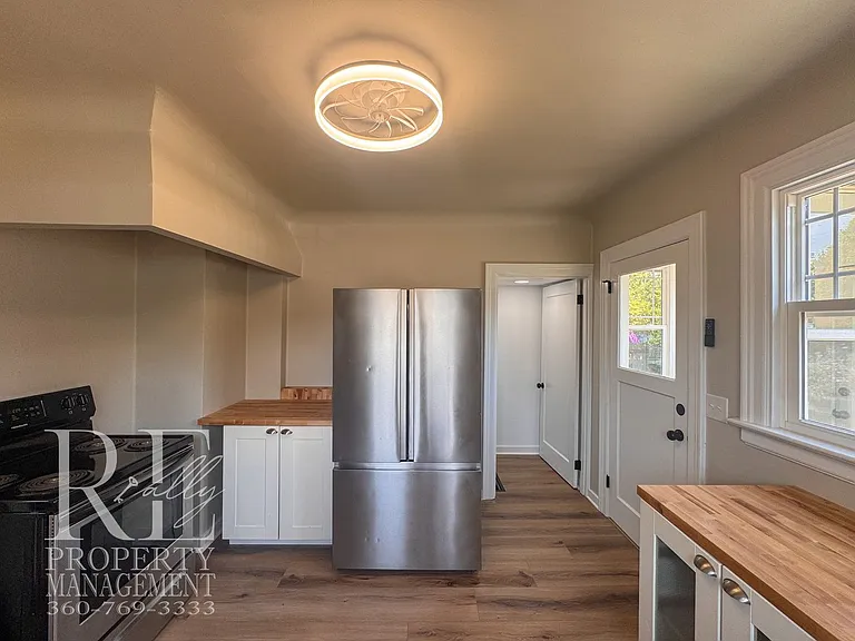 1005 Sidney Ave — Photo 6
