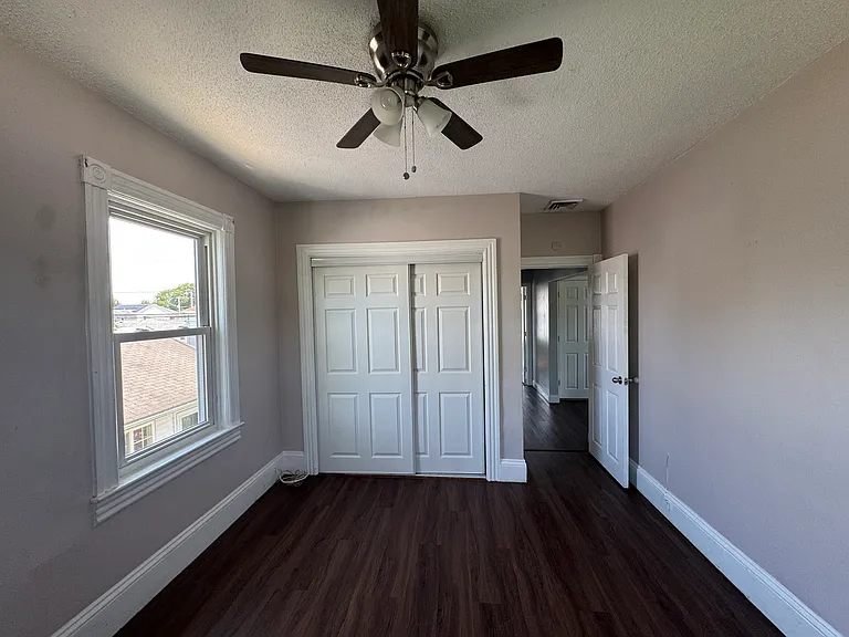 142 Carter Ave #2 — Photo 8
