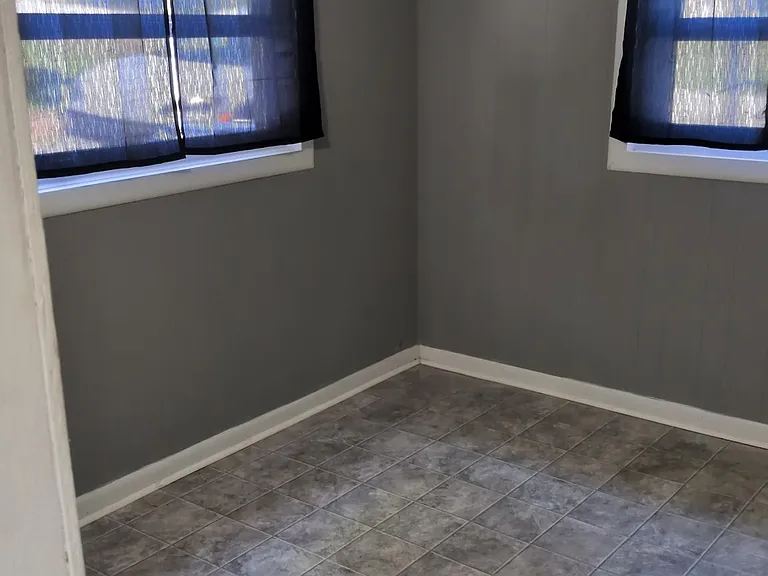204 Barker St — Photo 3