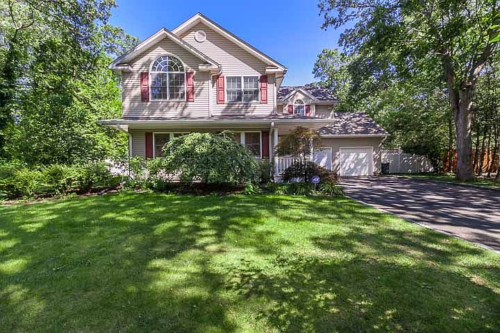 1st image of 21 Sherwood Dr