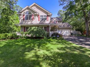 21 Sherwood Dr, Saint James, NY 11780