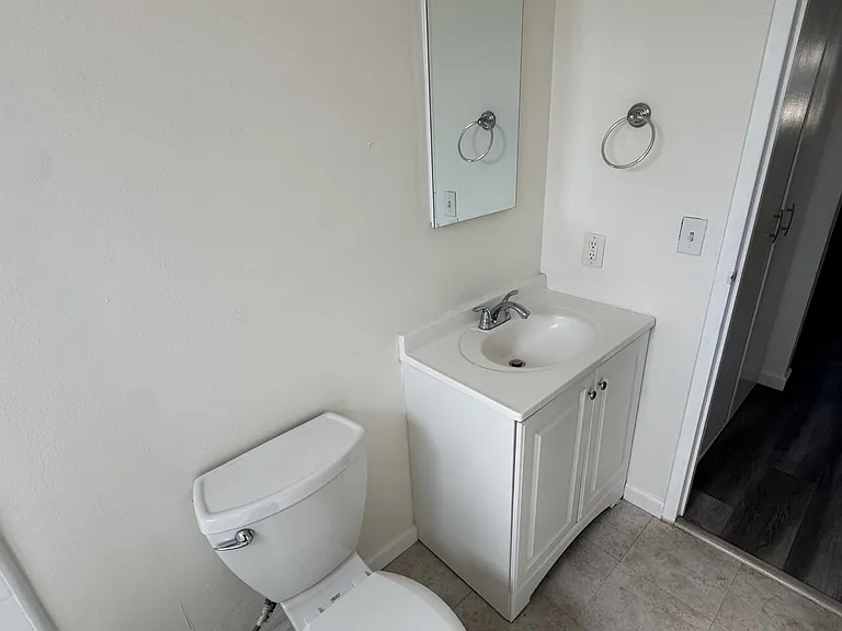 1359 Lewis St — Photo 11