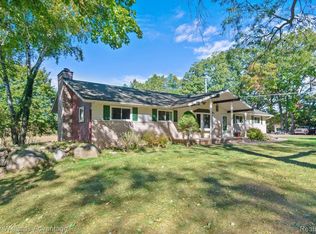 6581 Carey Rd, Commerce Township, MI 48382