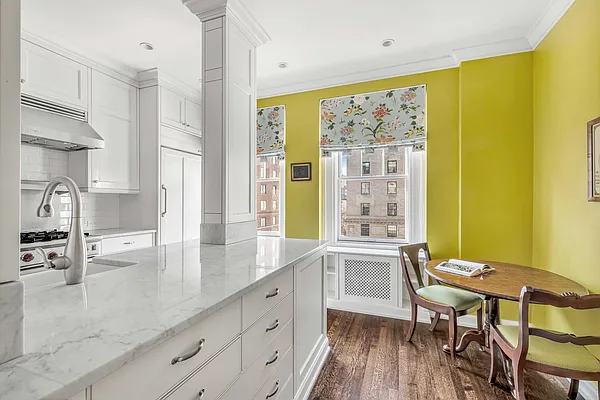 Sold by Sotheby's International Realty | media 6