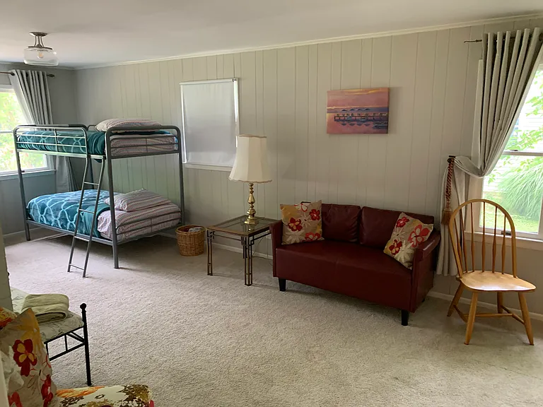 Large bonus room