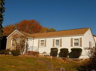 6 Valley View Rd, Stony Pt, NY 10980