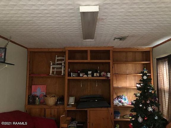 4th image of 723 Burton St