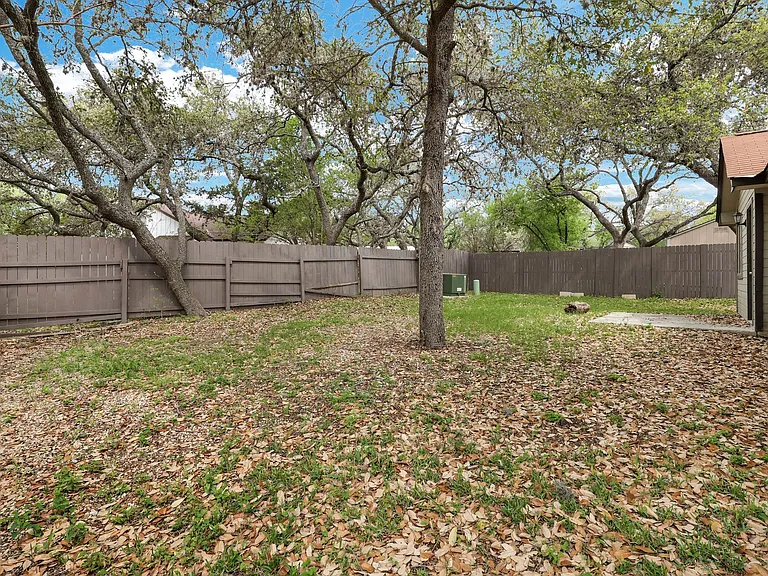 8615 Timber Ldg — Photo 22