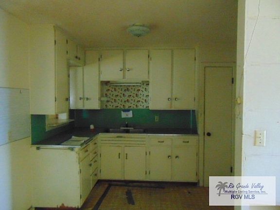 4th image of 1413 Yale Ave
