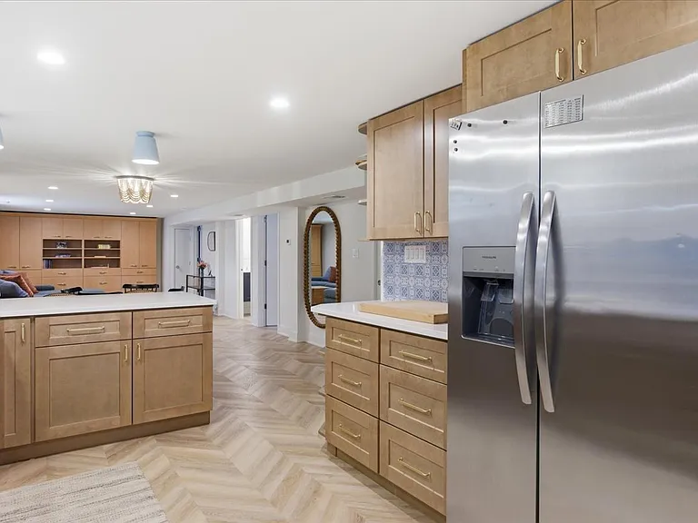 9237 Lincolnwood Dr — Photo 30