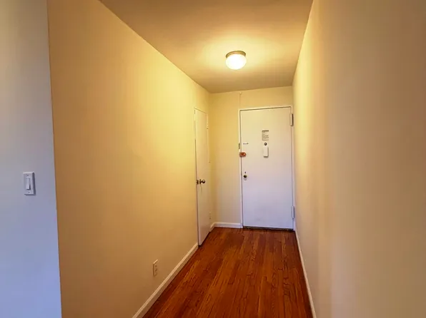 23-50 Waters Edge Drive image 8 of 25