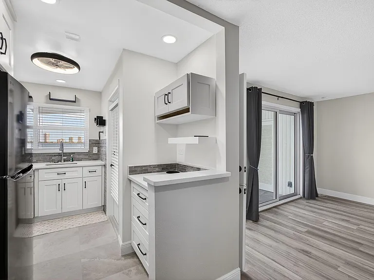 100 Shore Ct #208 — Photo 17
