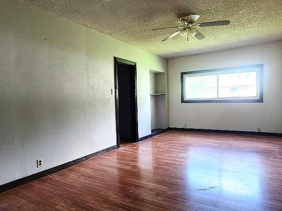4th image of 2307 Spencer Ave